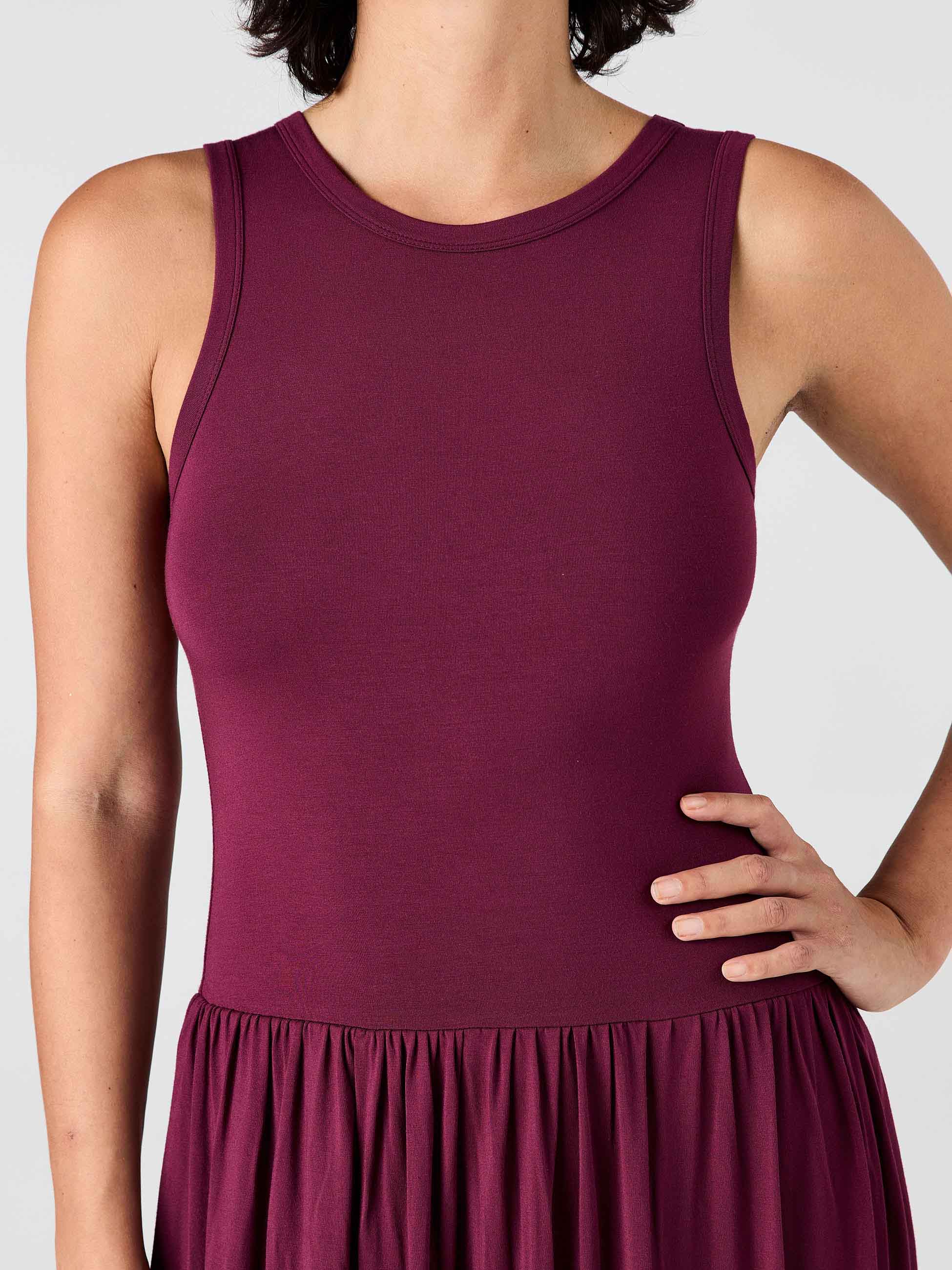 Essential Maxi Dress Ruby - Image 4