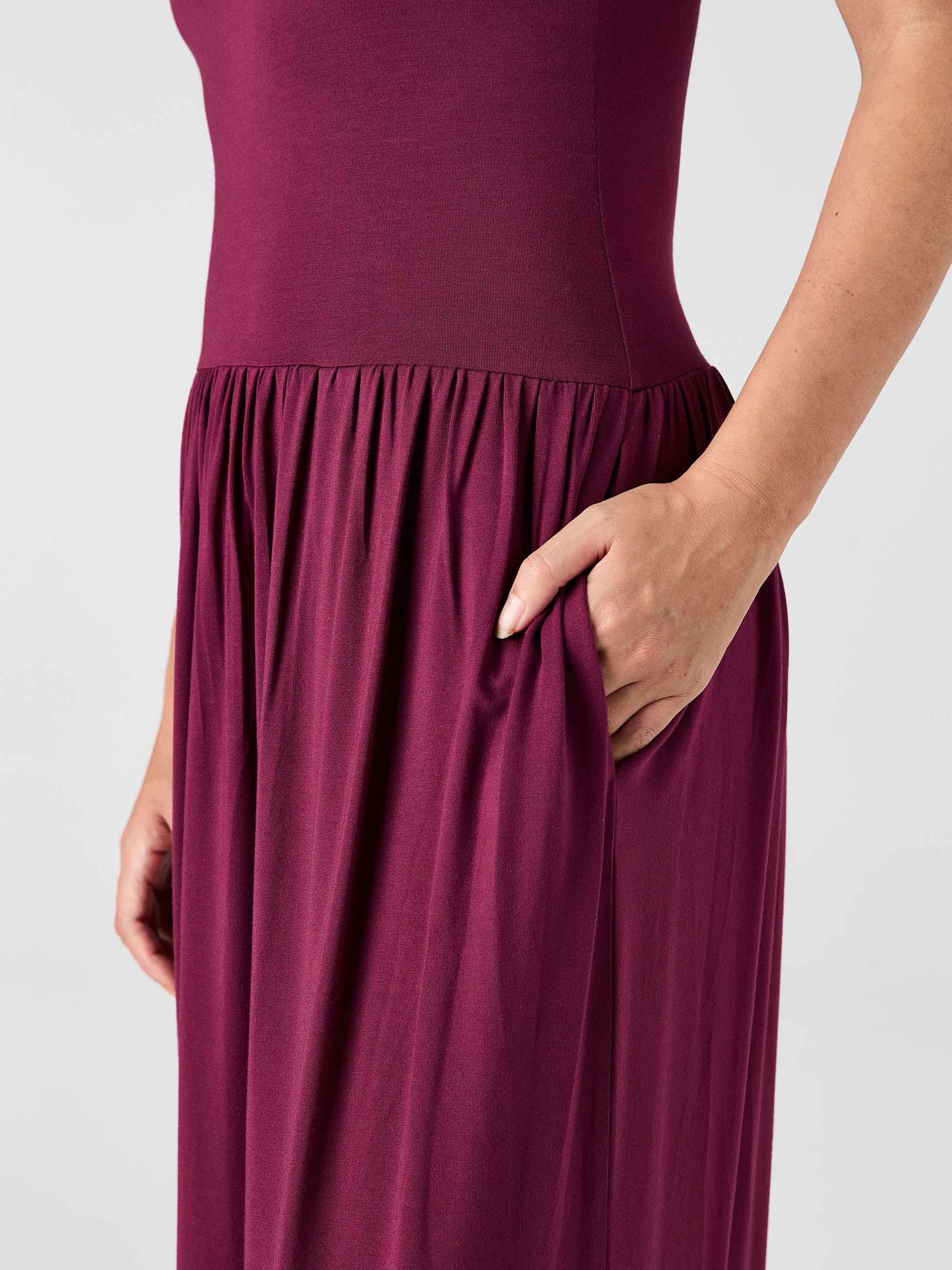 Essential Maxi Dress Ruby - Image 5